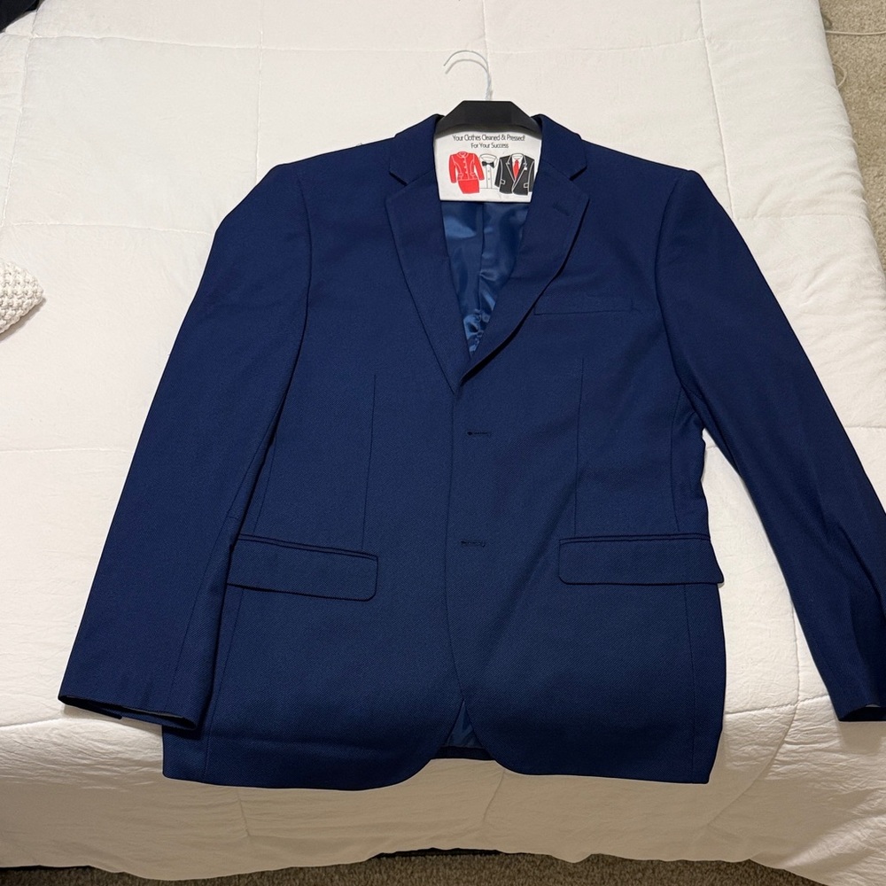 Navy Men's 3 piece suit - Classic slim Fit 38R 32W Pants